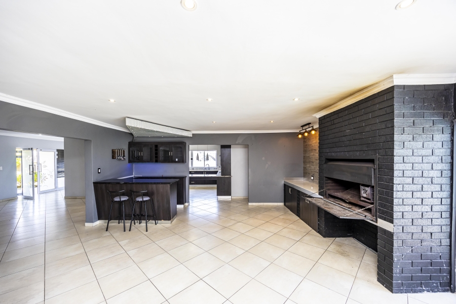 4 Bedroom Property for Sale in Sunrise On Sea Eastern Cape